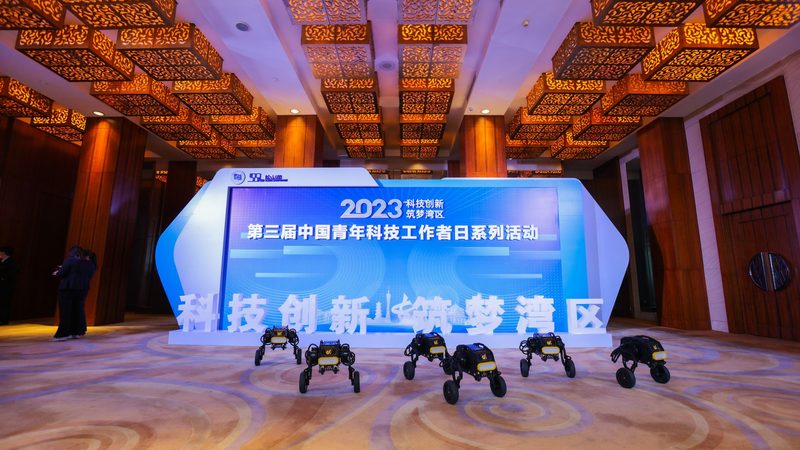 Python数据可视化的技术选型与性能考量